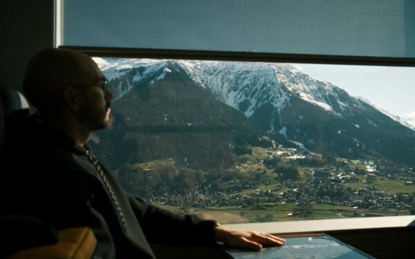 How couples can design a memorable train journey together