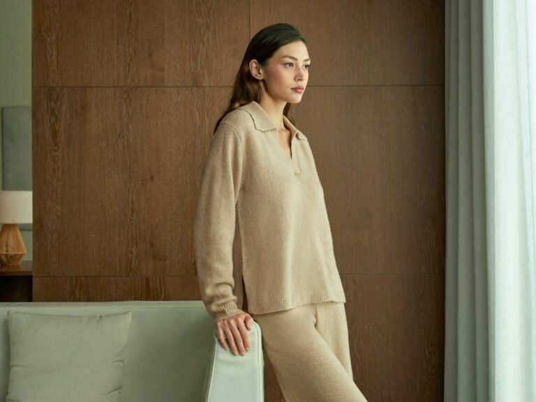Folded knit loungewear bed