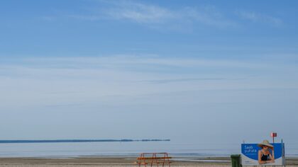 How to find quiet moments on busy beach holidays