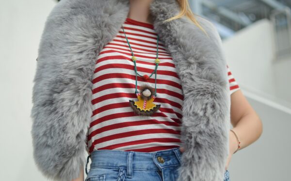 How to refresh a basic jeans and T-shirt look with smart accessories