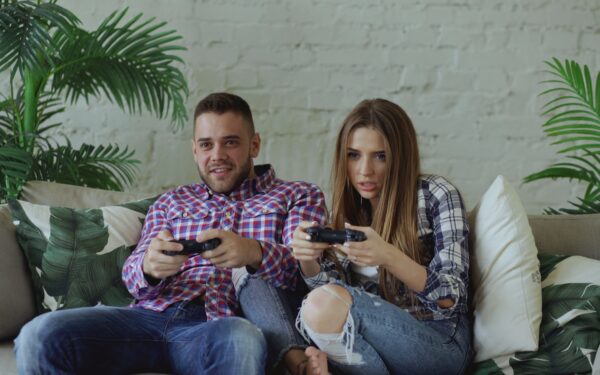 Living together as introvert and extrovert partners: balancing social energy at home