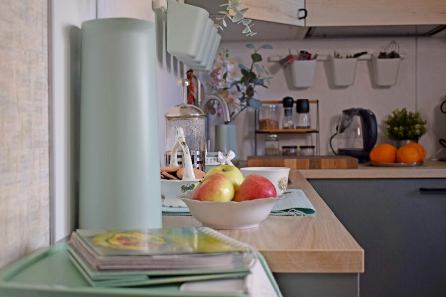 Kitchen counter natural cleaning spray sponge