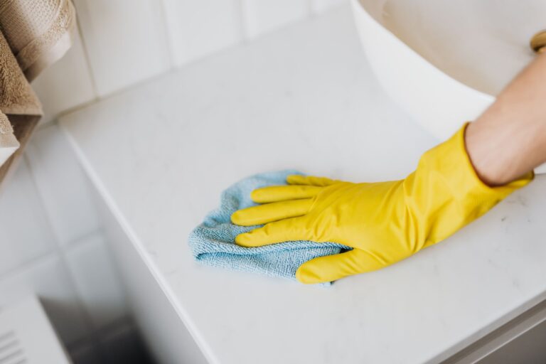 Microfiber cloth cleaning