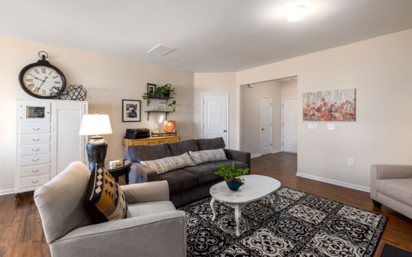 How to build a low-clutter living room that still feels warm and inviting