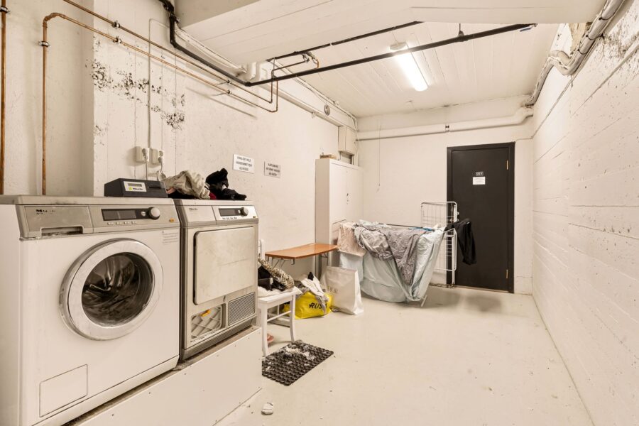 Laundry corner washing