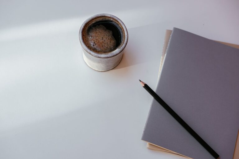 Desk notebook pen