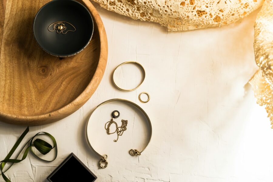 Minimalist gold silver