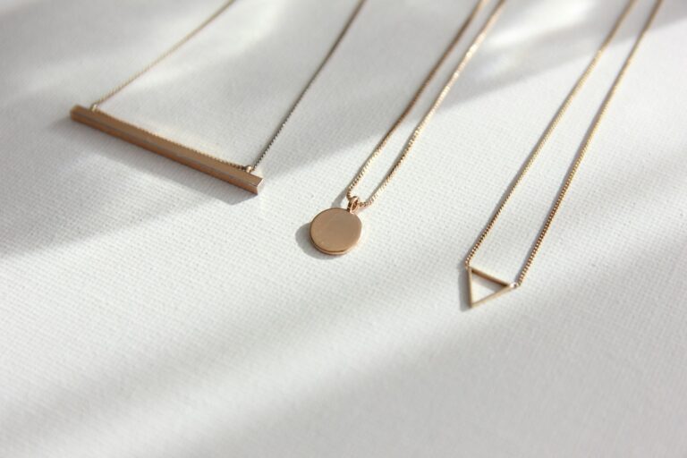 Minimalist gold silver