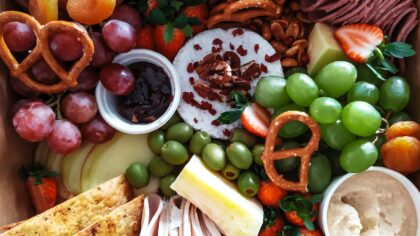 How to build a simple snack box habit that keeps you satisfied between meals