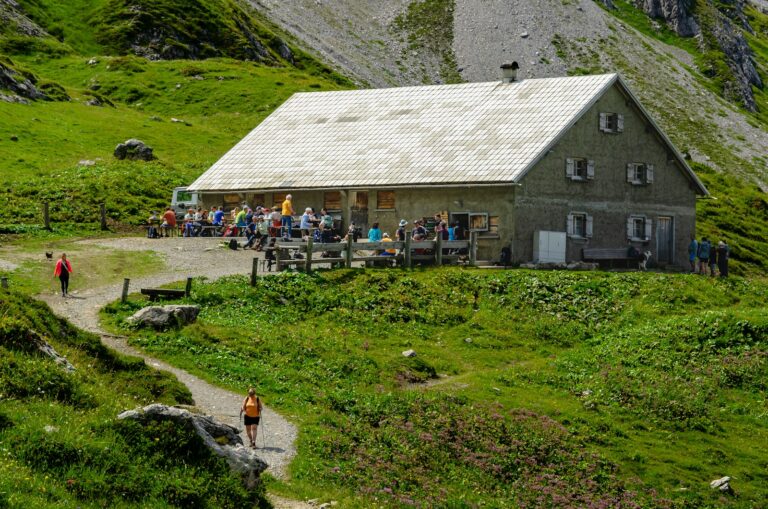 Mountain refuge dormitory