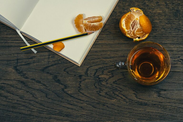 Notebook pen cup