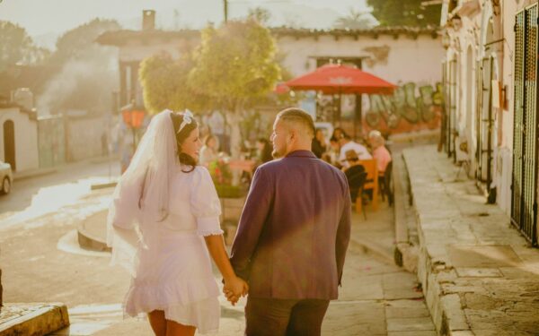 How to plan a budget‑smart couples trip that still feels special