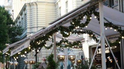 How to plan a responsible weekend in a popular city without feeling guilty or overwhelmed