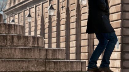 How to practice small acts of courage to grow your confidence