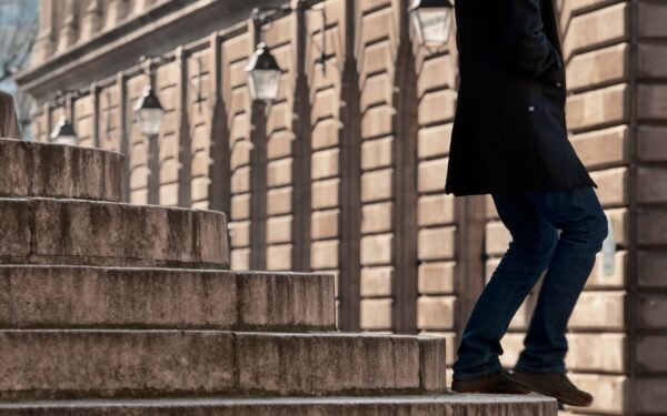 How to practice small acts of courage to grow your confidence
