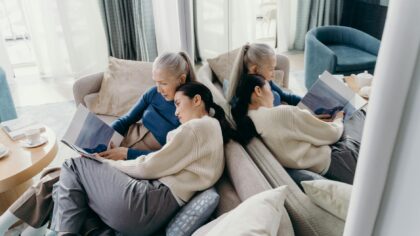 How to set healthy boundaries with parents as an adult without damaging the relationship