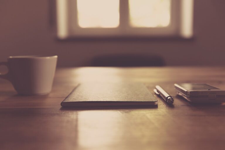 Desk notebook pen