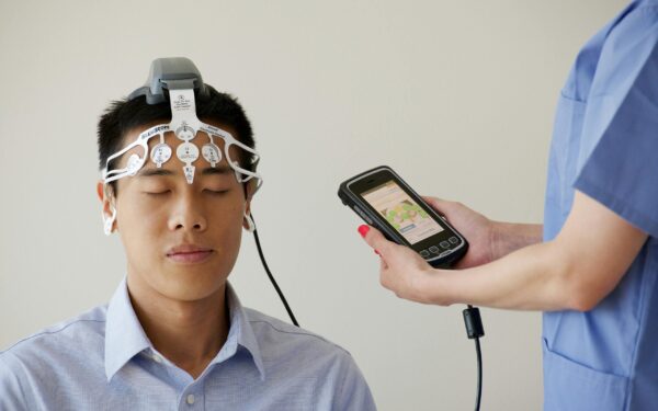 Brain stimulation study links synchronized activity to more generous choices
