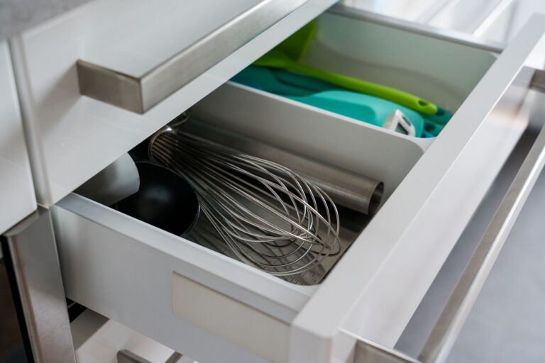 Organized kitchen drawer