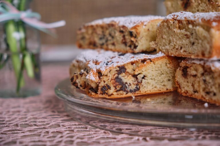 Simple yogurt cake