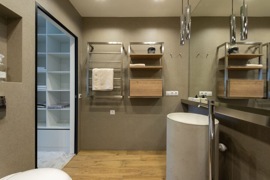 Small bathroom shelves