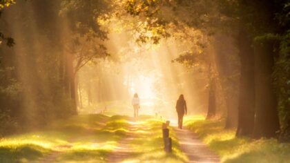 Summer walking routines that keep you active without draining your energy