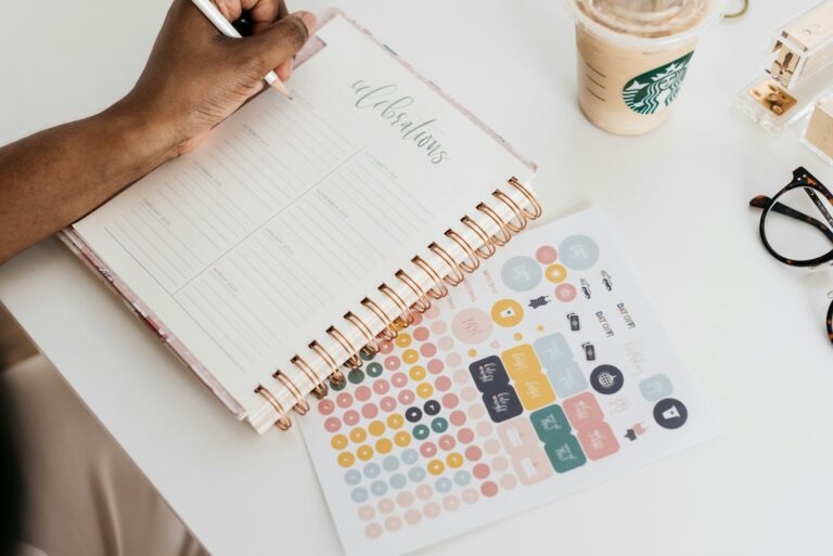 Tidy desk calendar