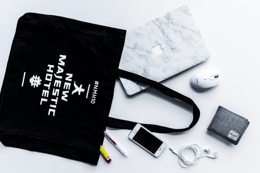 Organized tote bag