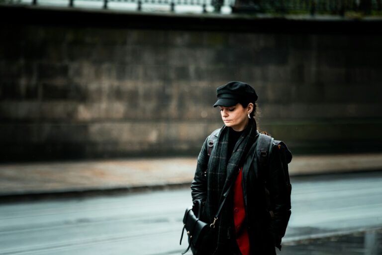 Autumn fashion woman