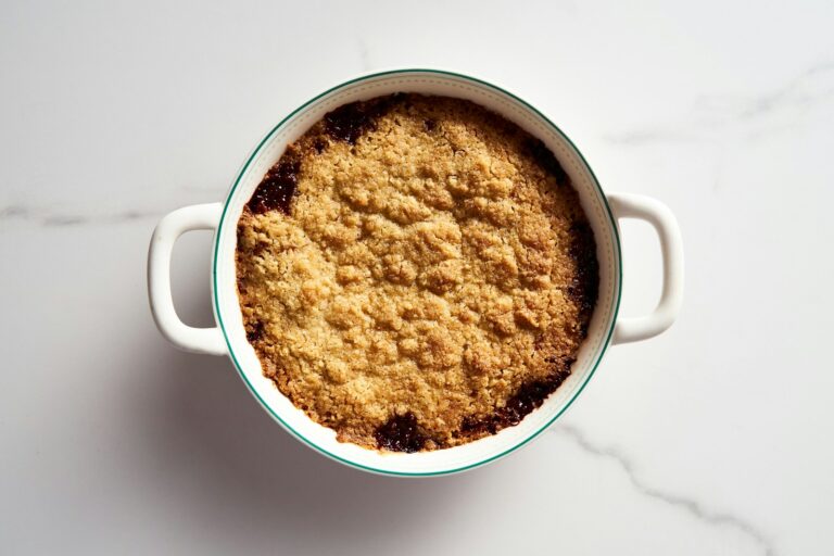 Fruit crumble dessert