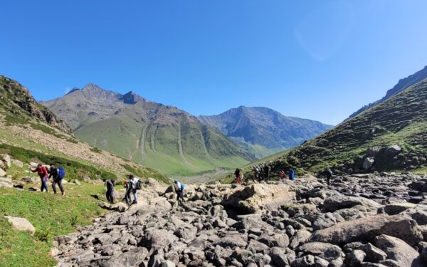 How to plan a low-stress mountain trip that suits different fitness levels