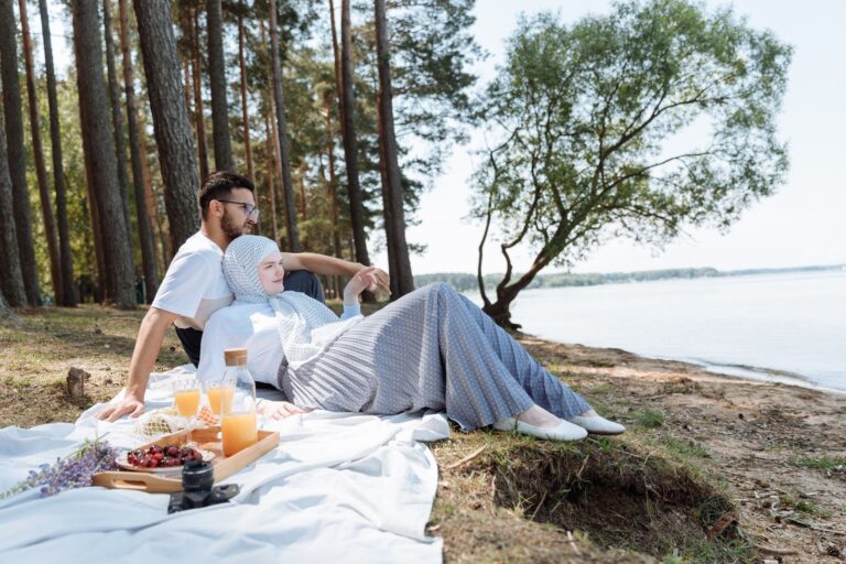 Picnic blanket lake