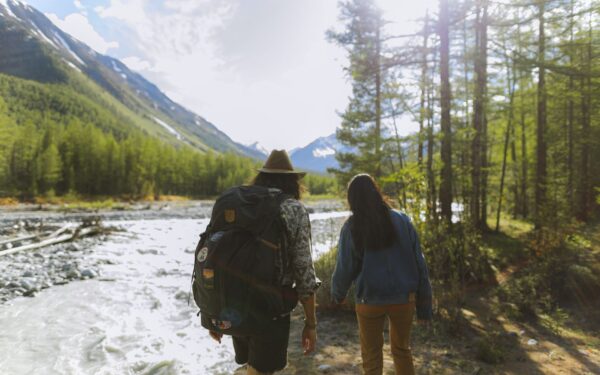 How to plan a nature‑rich couples escape that fits a real-world budget