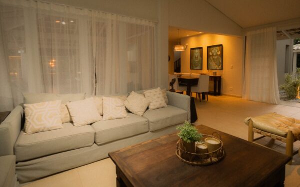 Low-stress evening reset habits that make home feel more settled