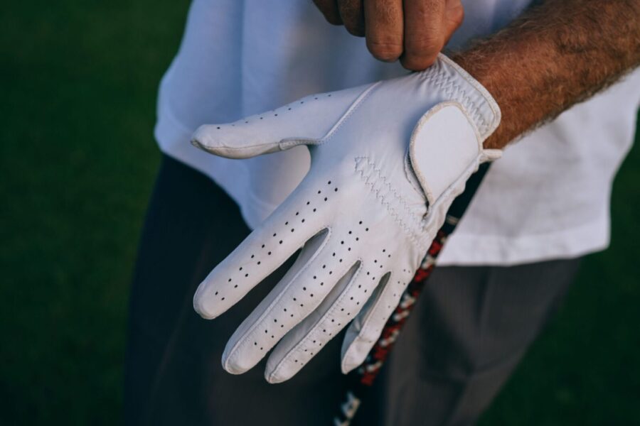 Gloves. Photo by Pexels