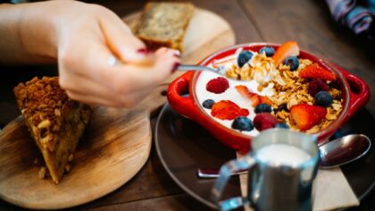 Simple baked oats: a cozy breakfast you can prep in one pan