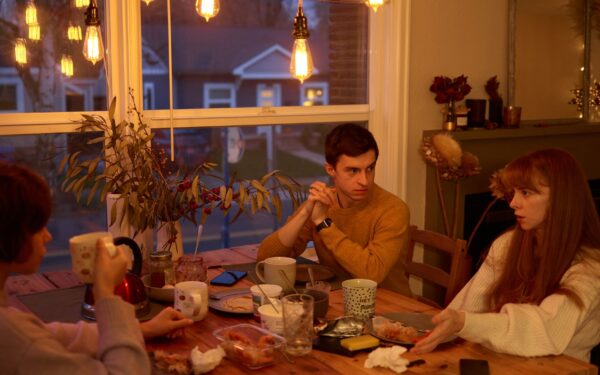Simple evening habits that bring families closer at home