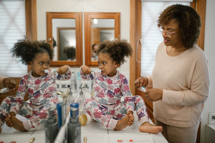 Simple evening reset routines that make mornings at home feel easier - Cleaning Daily Habits Evening routine Family Life