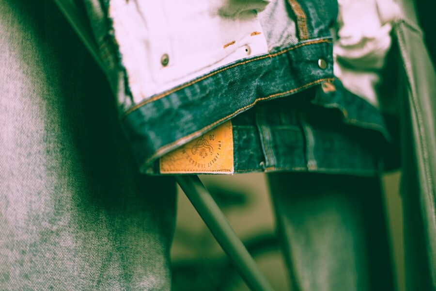 Secondhand clothing rack