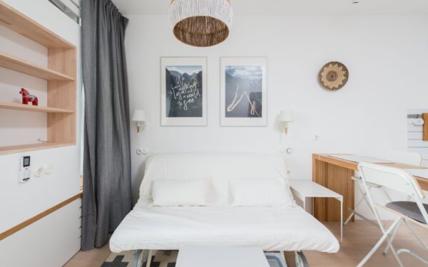 Smart storage ideas for studio apartments that still feel inviting