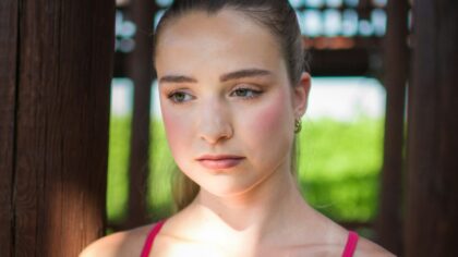 Soft summer glam: easy makeup that looks polished in the heat