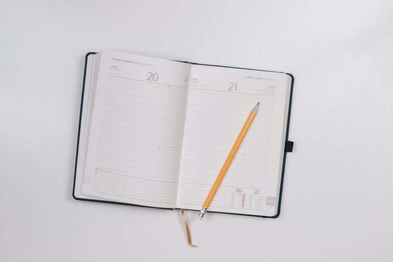 Desk notebook pen